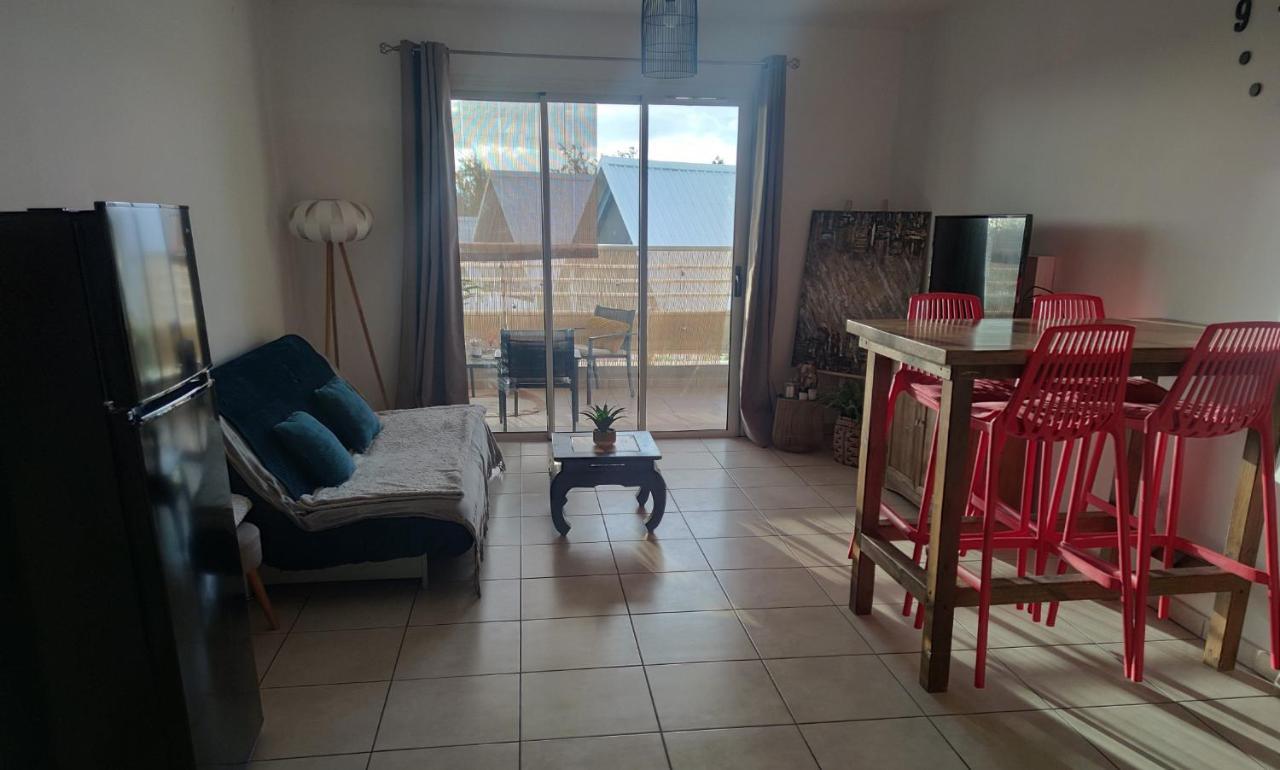 Location Saisonniere Meublee F2 St Leu Face Ocean A 1 Min Plage Lejlighed Saint-Leu Eksteriør billede